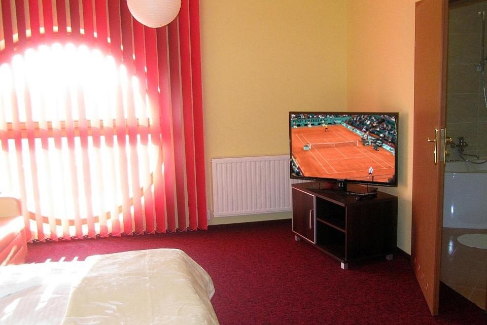 Hotel Tenis Chrzastowice ห้อง รูปภาพ