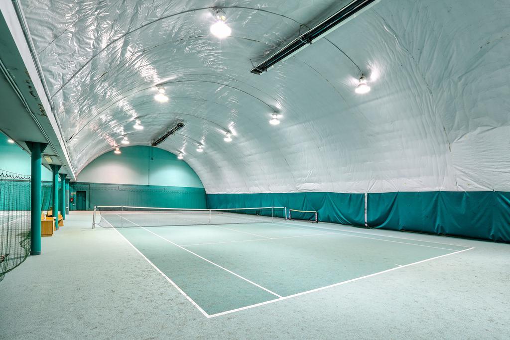 Hotel Tenis Chrzastowice ภายนอก รูปภาพ