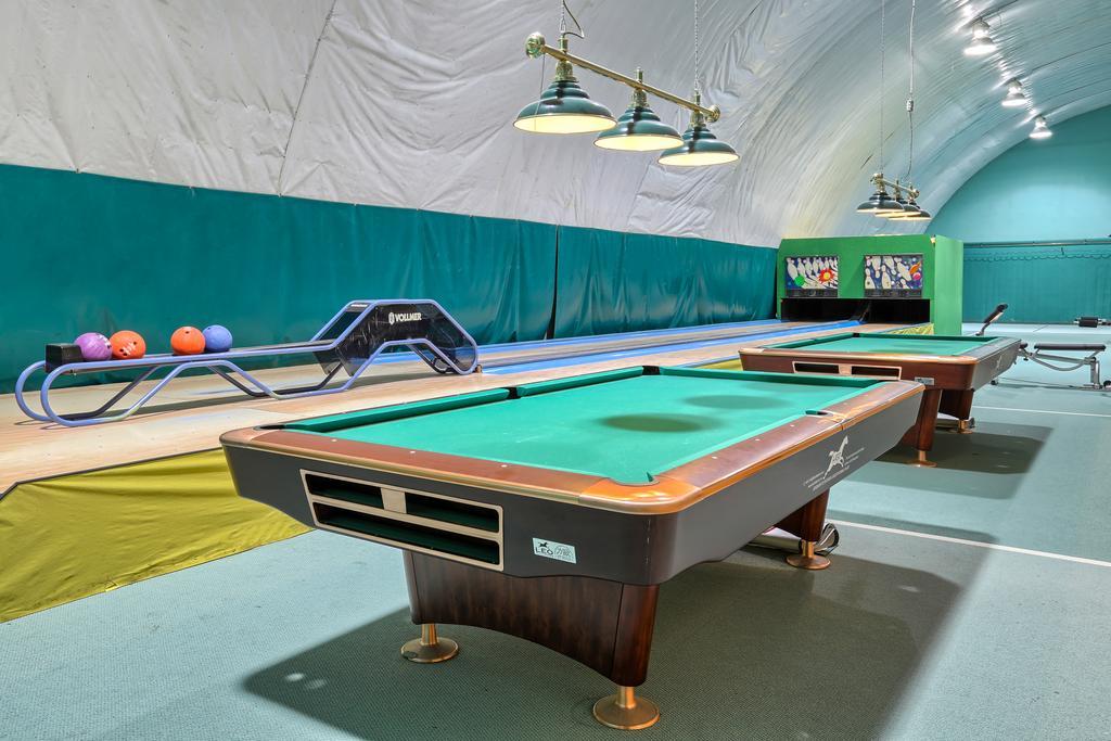 Hotel Tenis Chrzastowice ภายนอก รูปภาพ